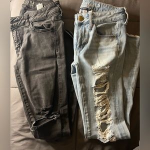 American Eagle ripped jeans
Black | Size: 2 Regular
Light wash | Size: 2 Regular